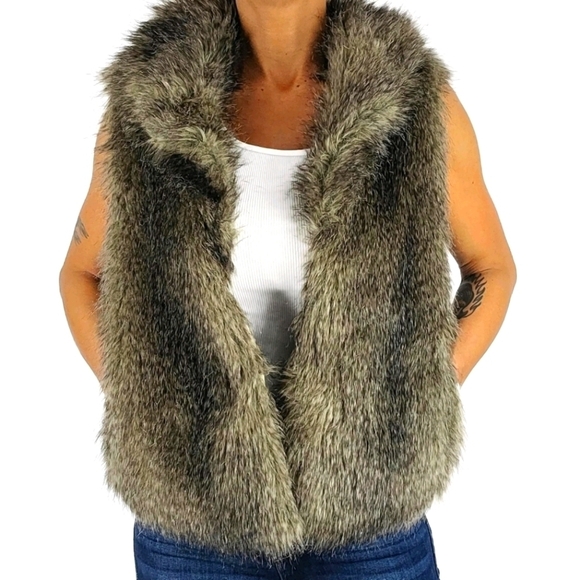 Jack by BB Dakota Jackets & Blazers - Jack Faux Fur Vest Size Medium Clasp Closure Pockets Satin Lining Brown